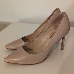 Size 10 Marc Fisher heels
